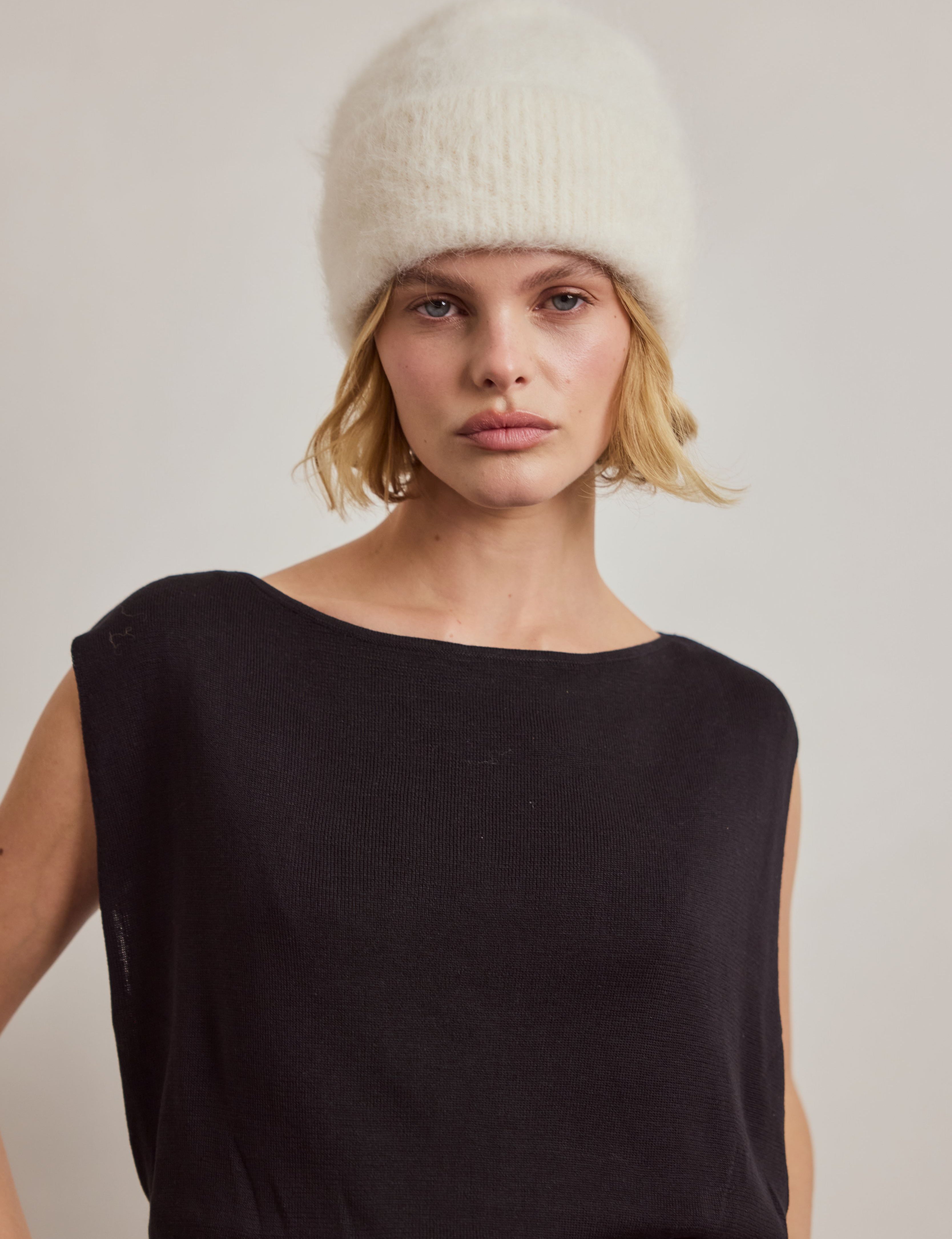 The Alpaca Beanie - White