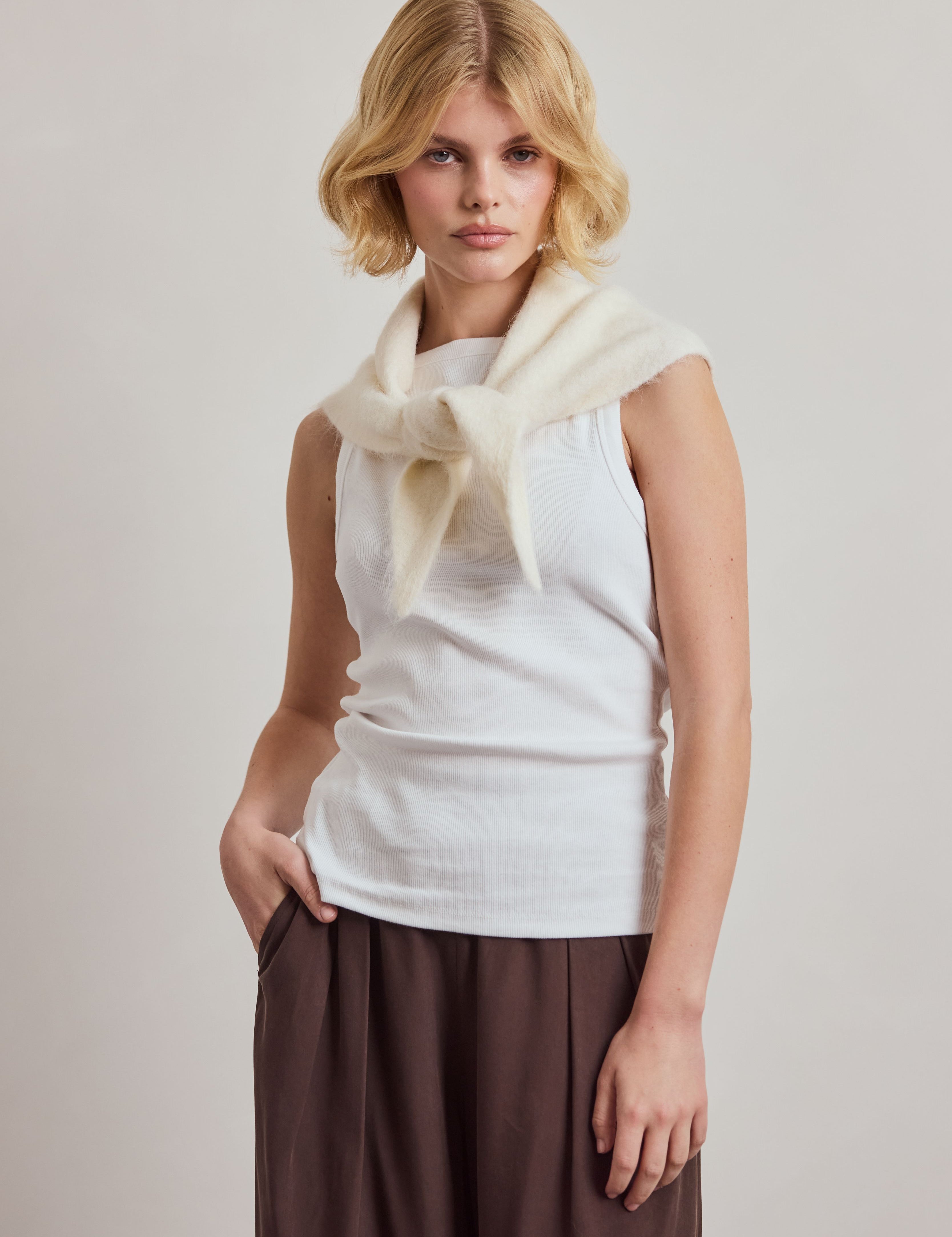 Alpaca Triangle Scarf - Off White