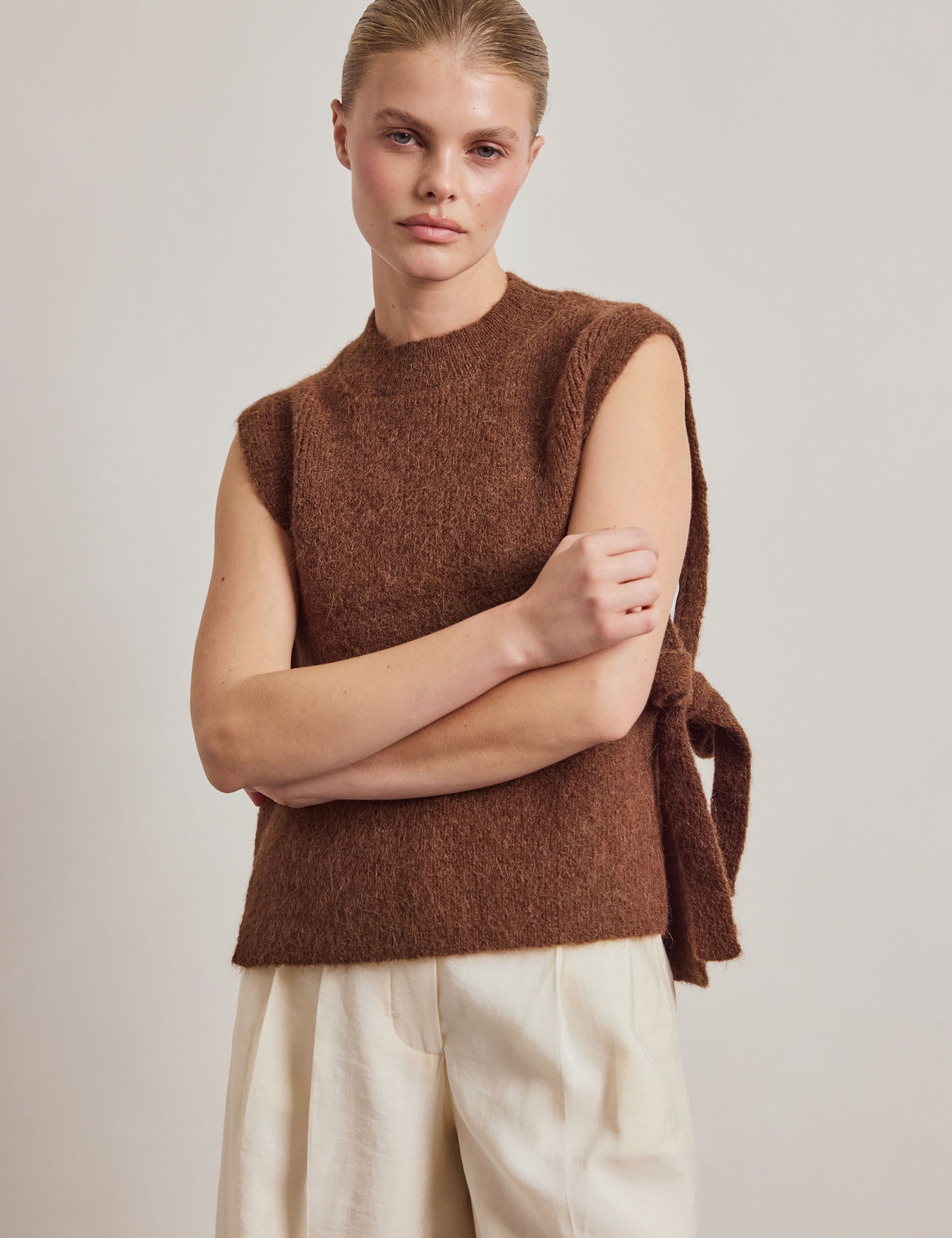 Alpaca Vest - Coffee