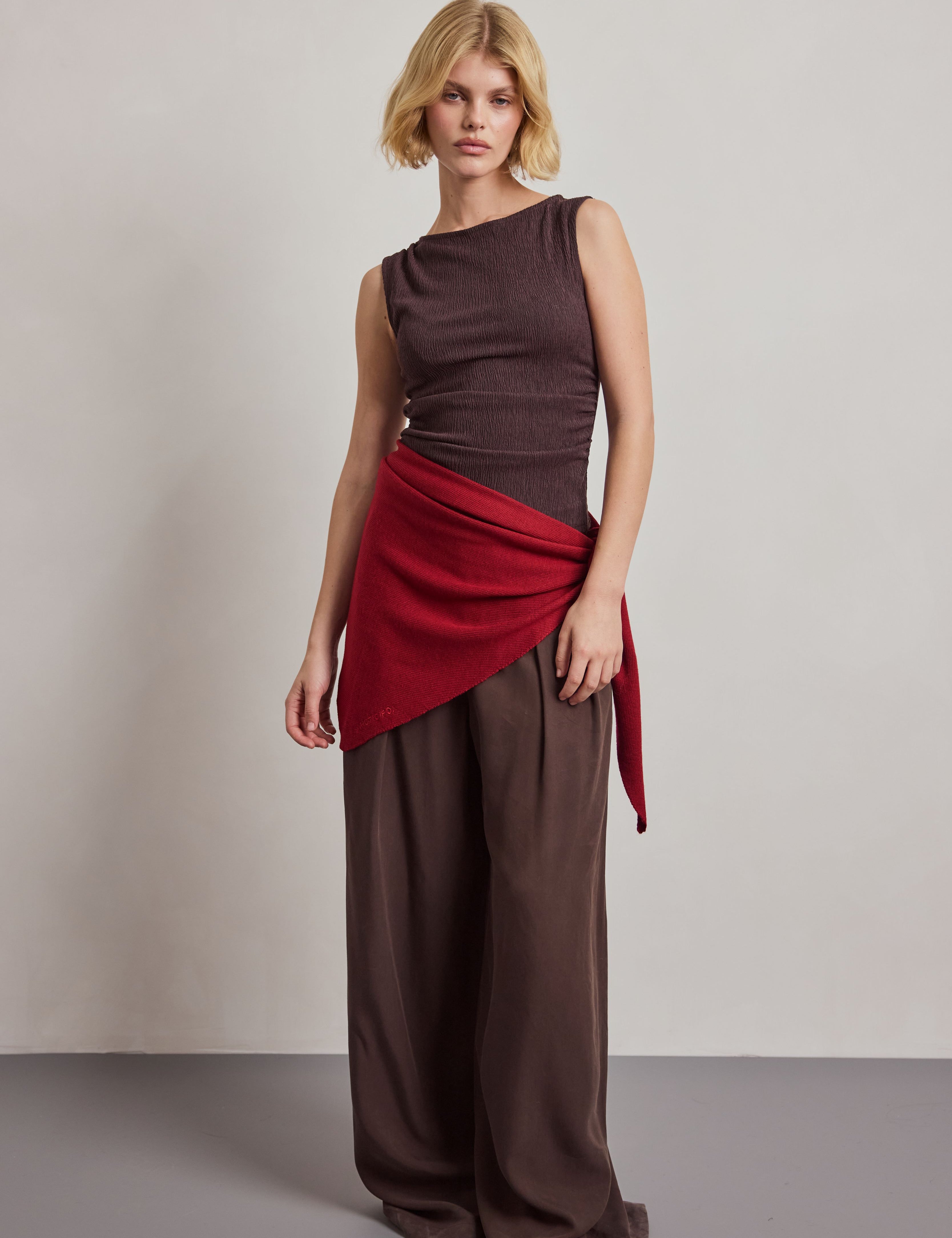 Merino Wool Triangle Scarf (L) - Robust Red
