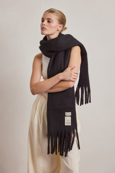 The Reykjavik Wool Scarf - Arctic Fox & Co. - Black